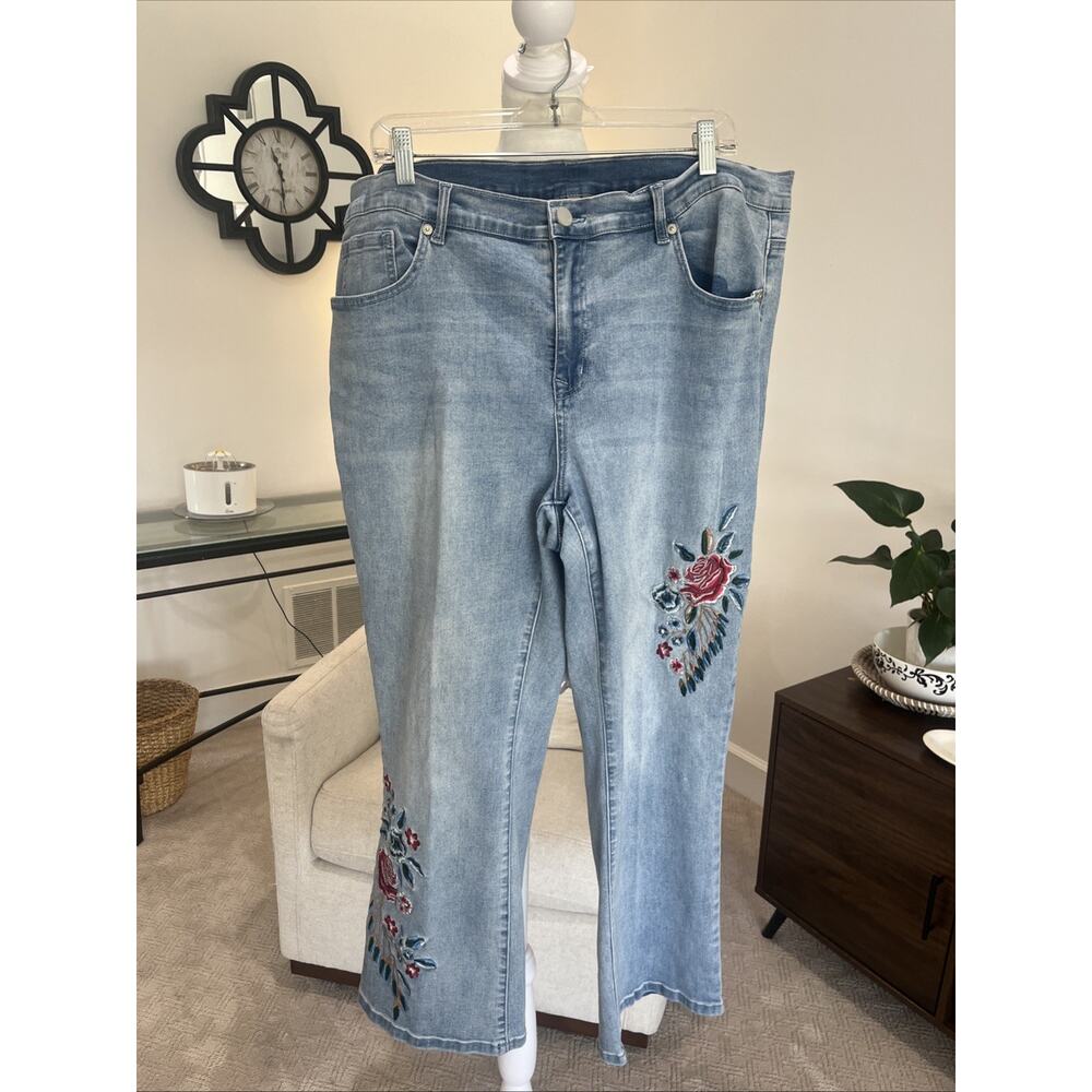 DG2 Diane Gilman Stretch Embroidered Cropped Jean Size 20w Boho Light Wash Rodeo
